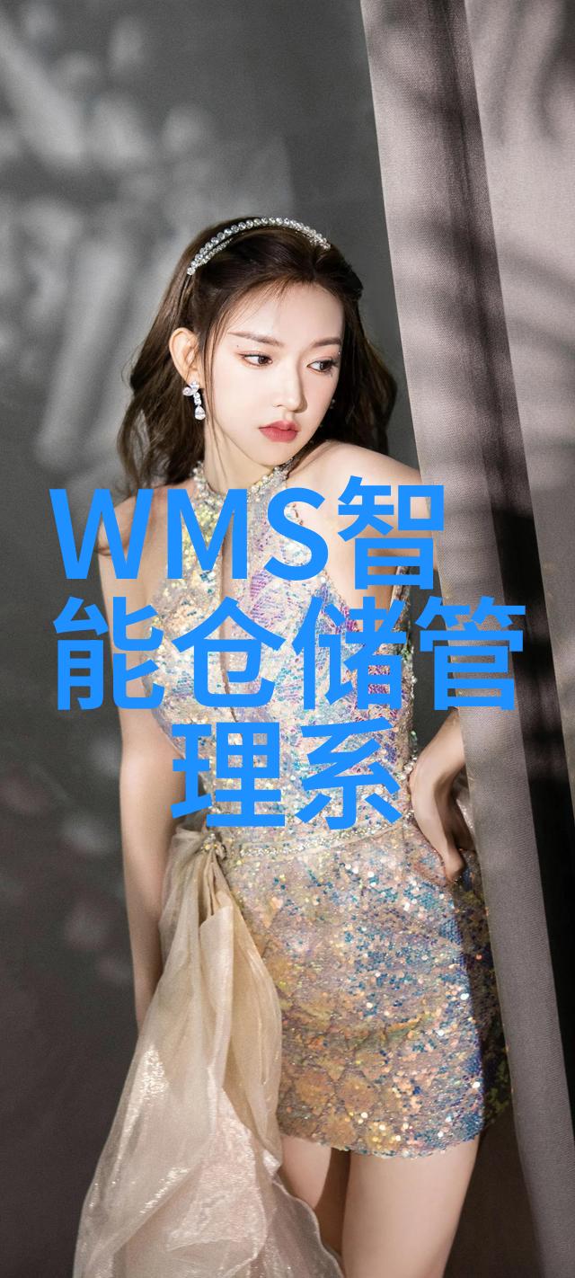 墙上缠绕的腿与腰一种独特的表达艺术