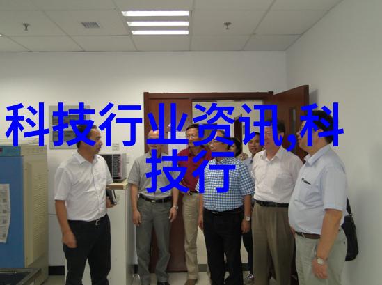 中式客厅装修时红木和五彩石应该怎么搭配才能显得古典而不俗
