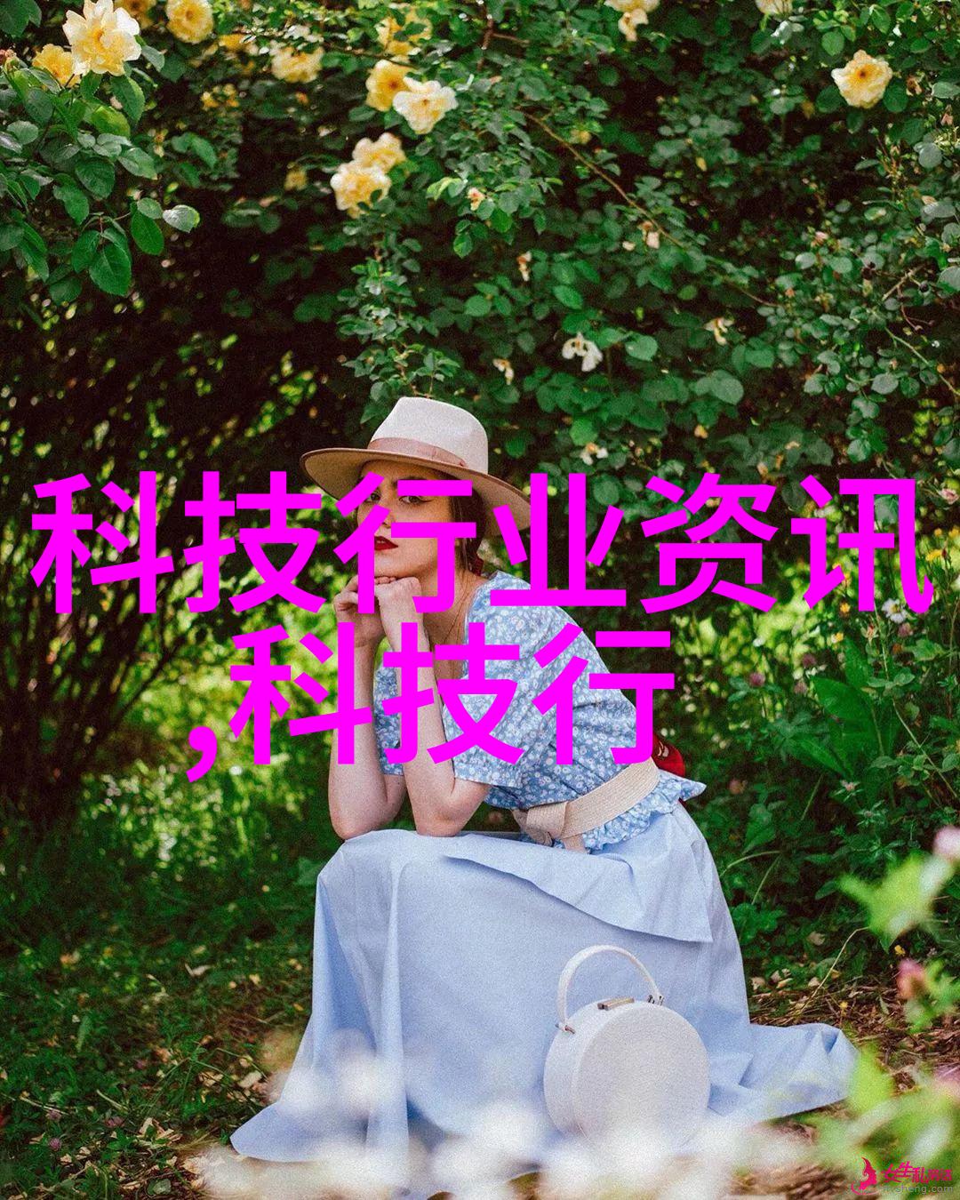 工业废气净化塔清新之翼在蓝天下舞动