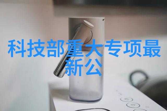 机甲大师与战场流氓一边操纵C枪一边飙粗话的无畏英雄