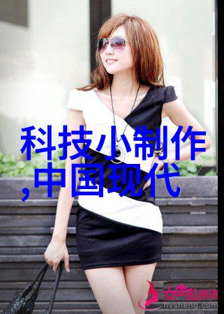 双人床上热情的扑克之夜痛苦与欢笑交织的游戏时光