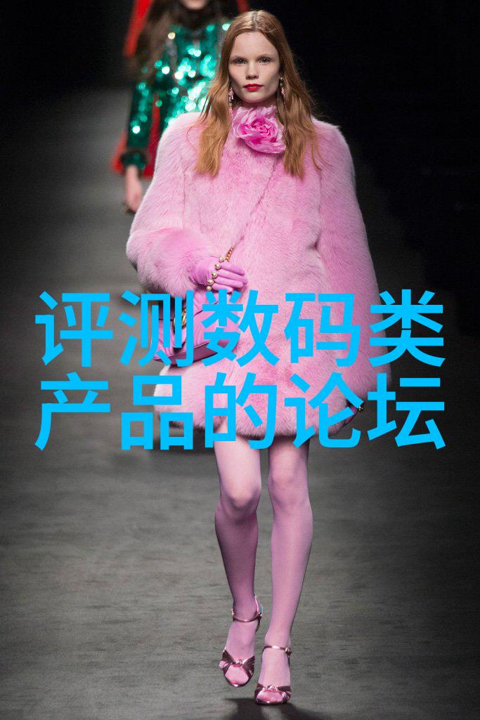 如何将2021新款客厅装修效果图中的创意元素融入实体空间营造出既时尚又宜人的居住环境