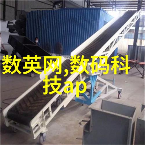 我身边的不锈钢加工厂忙碌的工人和咔嚓作响的机器